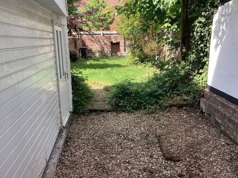 2 Bedroom Garden flat Exeter, EX4 6 LG.