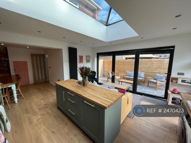 5 bedroom house in Highmore Gardens, Bristol, BS7 (5 bed) (#2470423)