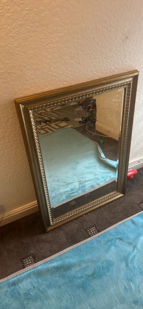 Large Gold Framed Mirror – Good Condition