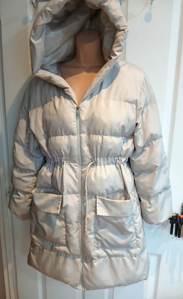 NEW SIZE 12-14 GORGEOUS LONGER LENGTH ZIP UP PADDED HOODED COAT BNWOT 