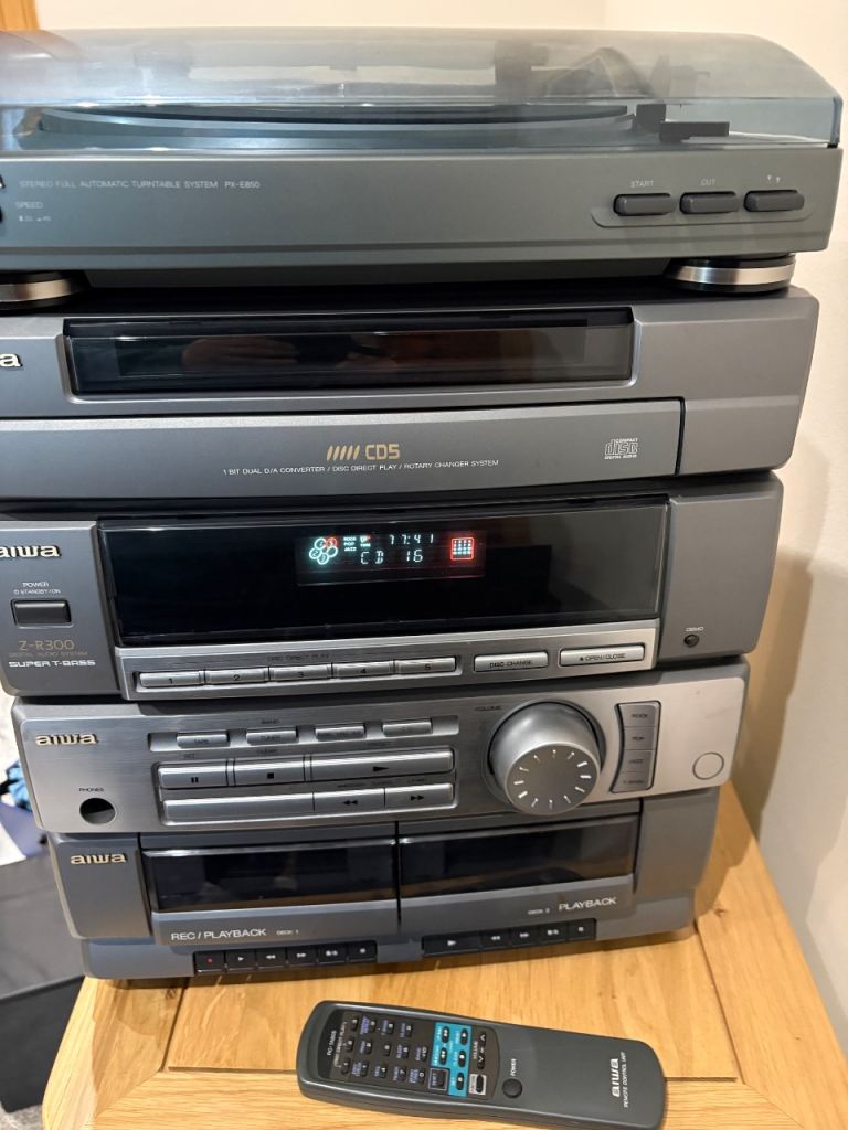 Aiwa Z-R300 Compact Disc system with Turntable 
