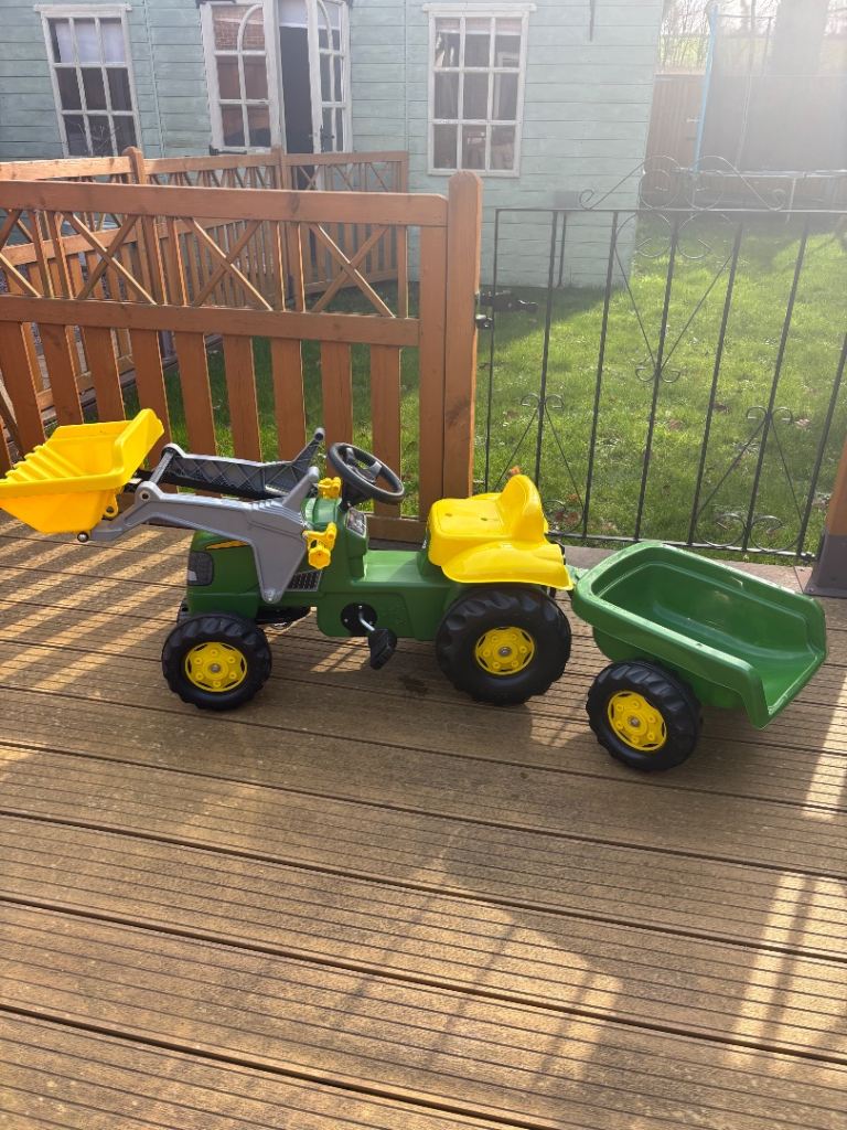 John Deere tractor and trailer ride on