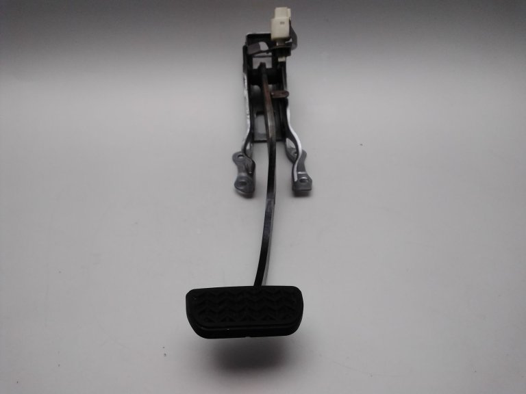 Toyota Yaris Brake Pedal 2019 471010d450