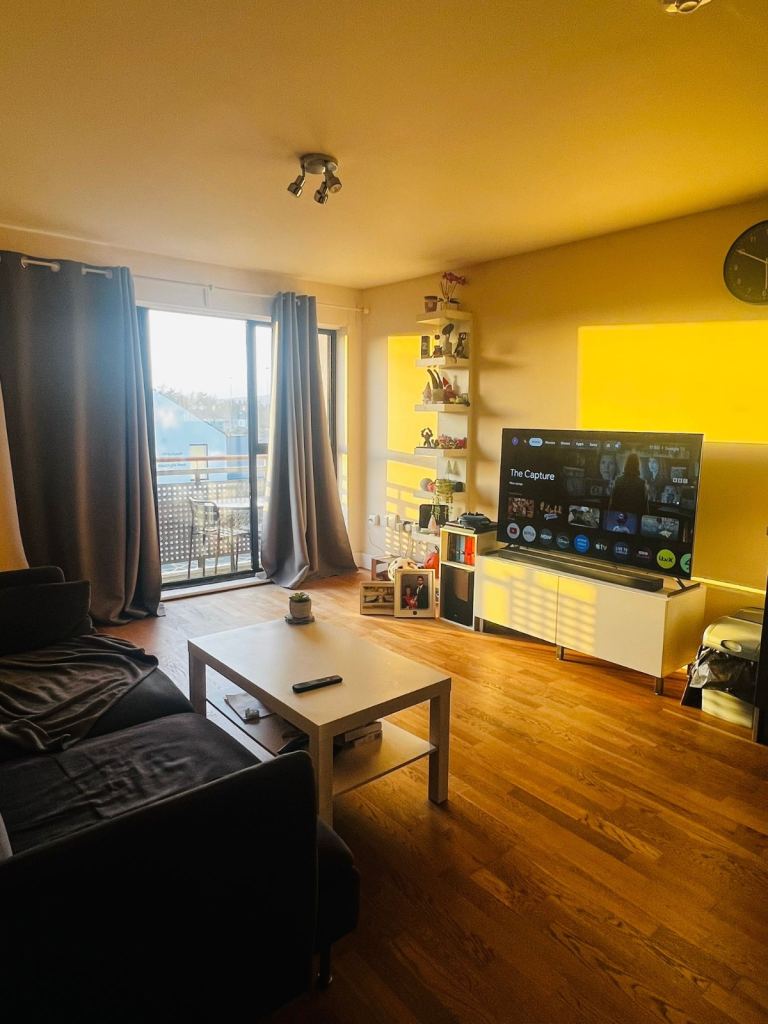 Sachville Court- 2 bedroom, 2 bathroom Flat with balcony and gated parking