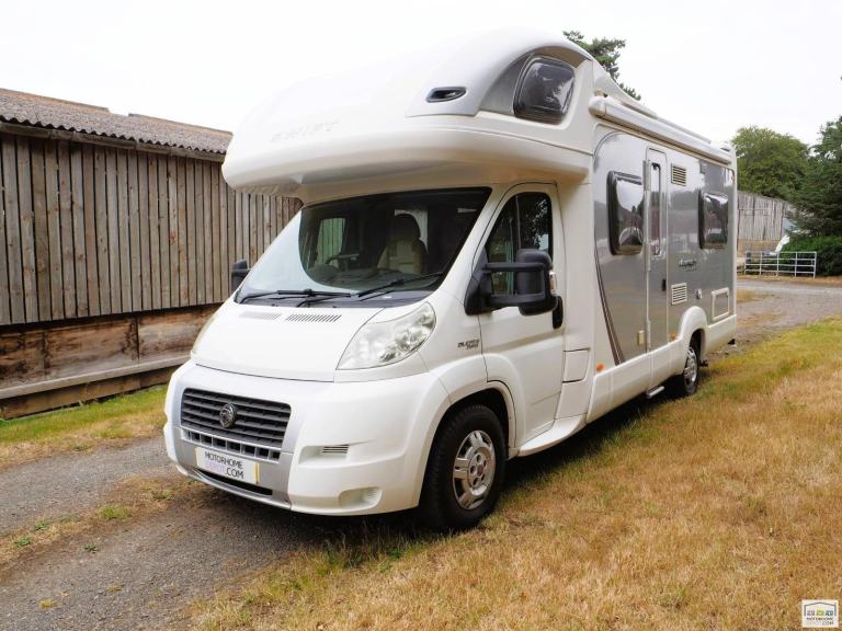 Swift Voyager 685FB, 4 Berth, 4 Belt, Fixed Bed, Solar, Low Miles, Long MOT