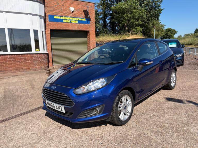 Ford Fiesta 1.25 82 Zetec 3dr VERY LOW MILEAGE, 10 SERVICE STAMPS, PETROL