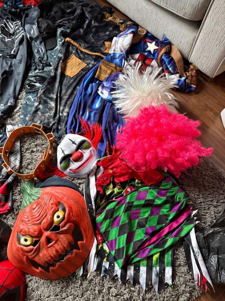 Kids dressing up bundle aged 6-9 years
