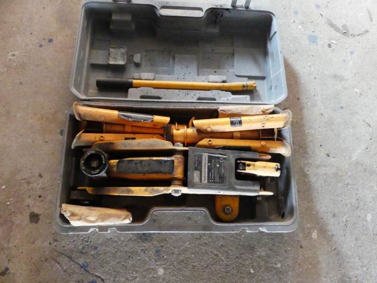 car jack
