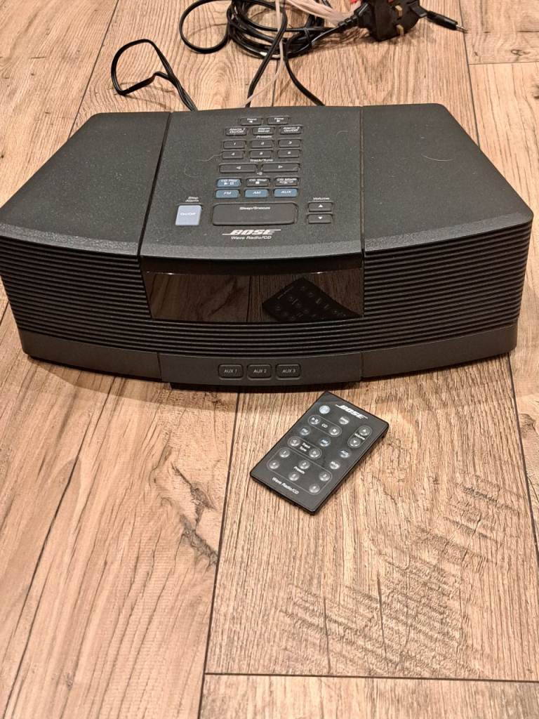 Bose Wave Music System with Remote – Very Good Condition