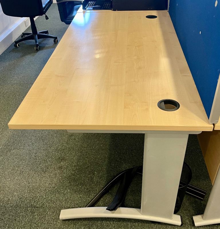 Sturdy Office Desk – Light Wood Finish, Good Condition