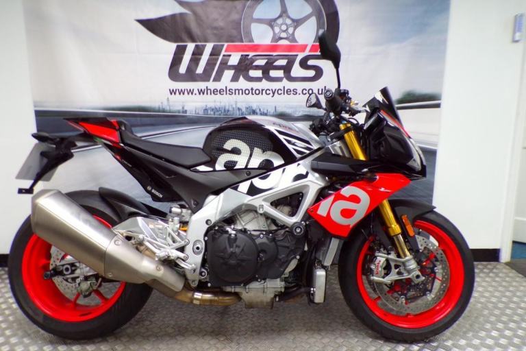 2018 APRILIA TUONO 1100 V4 FACTORY WITH ONLY 7586 MILES FROM NEW