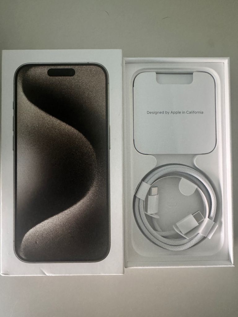 Iphone 15 pro. 128gb. Natural titanium 