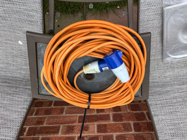 Caravan Power lead extra long