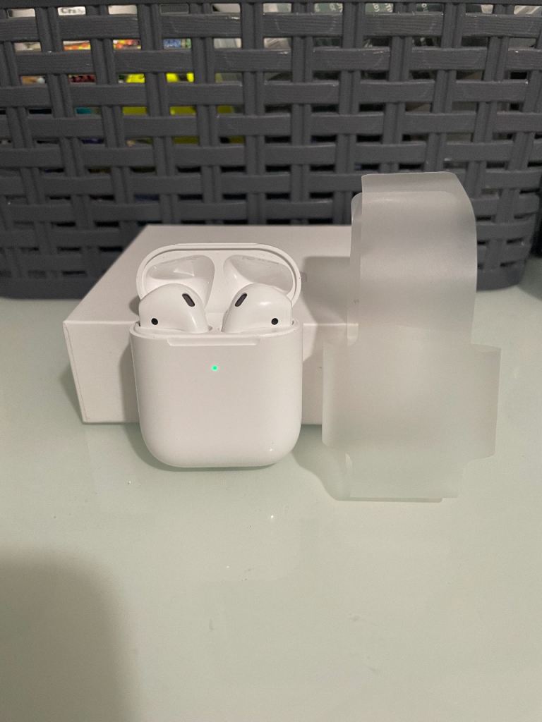 Apple AirPods gen 2 