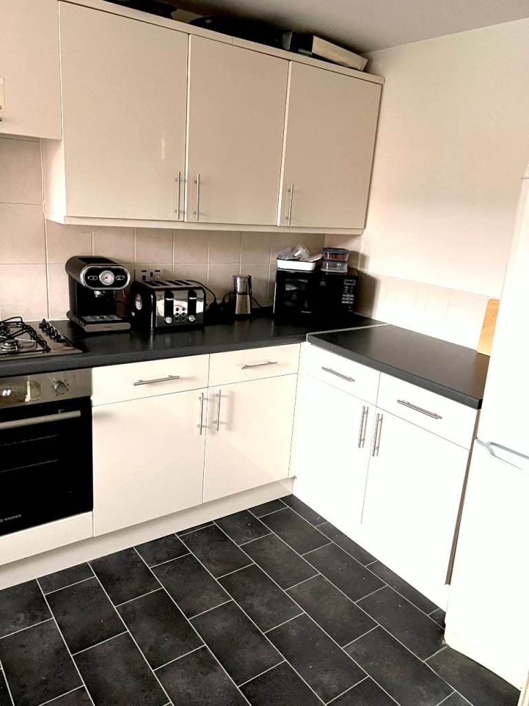 Comfortable Room — Linden Gloucester — Bills Included — UC Welcome