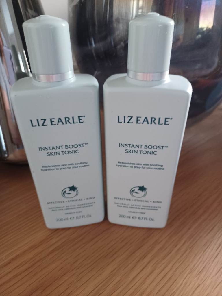 Liz Earle Instant Boost Skin Tonic Duo