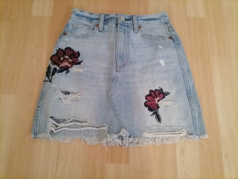 Vintage 90's ABERCROMBIE & FITCH Destressed Denim Jean Skirt. Ex Cond. Size : XS (24)