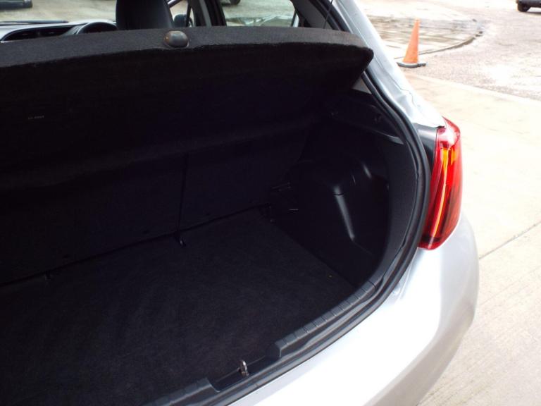  Toyota Yaris 1.33 Dual VVT-i Excel Euro 5 5dr Euro 5 Petrol Manual