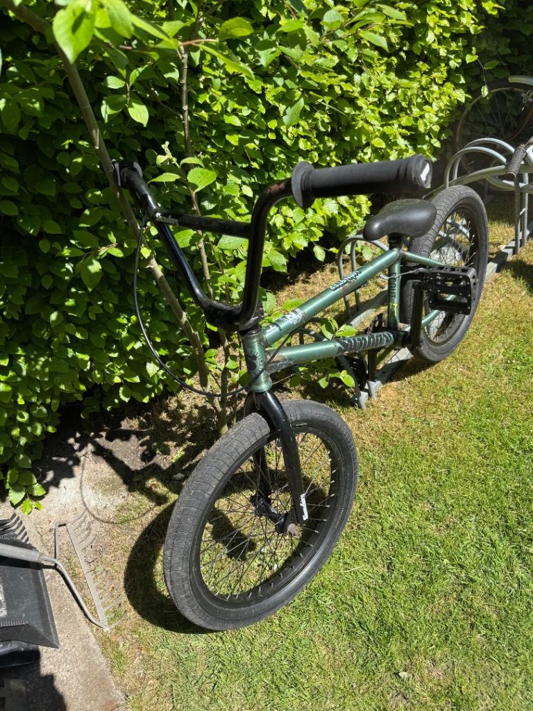 Sunday custom BMX in used condition with some scares delivery possible 