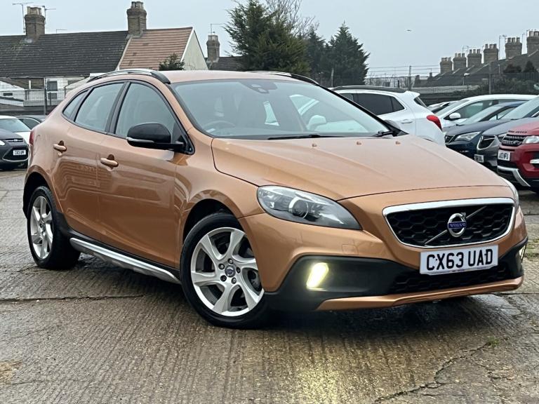 2013 VOLVO V40 CROSS COUNTRY 1.6 D2 Lux - DIESEL HATCHBACK - 5 DOOR - PX SWAP