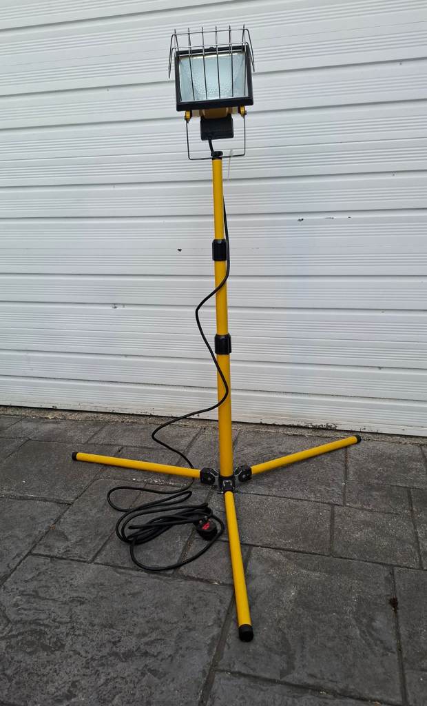 Work Light on Fully Adjustable Tripod Base Stand