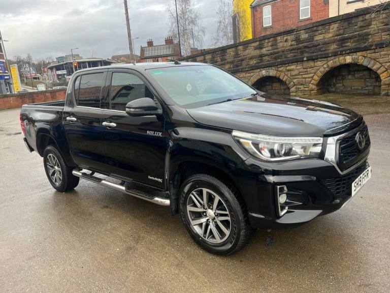 2019 Toyota Hilux 2.4 D-4D Invincible X Pickup Double Cab 4dr Diesel Auto 4WD Euro 6 (TSS, 3. PIC...