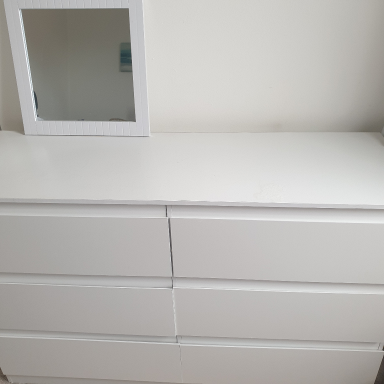 White Chest of 6 Drawers 