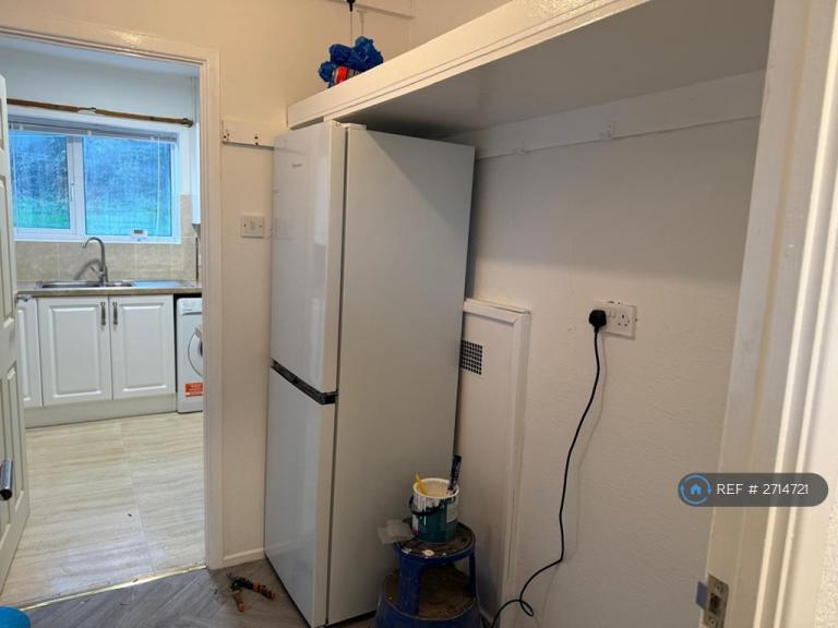 3 bedroom house in Cross Farm Road, Birmingham, B17 (3 bed) (#2714721)