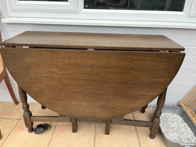 Folding dining table