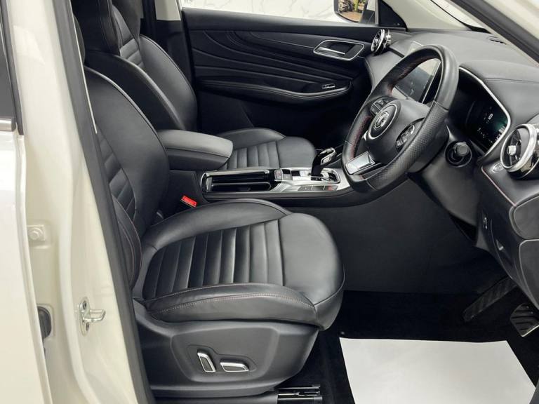 2024 MG MG HS 1.5 T-GDI 16.6kWh Trophy SUV 5dr Petrol Plug-in Hybrid Auto Euro 6 (s/s) (2 ESTATE ...