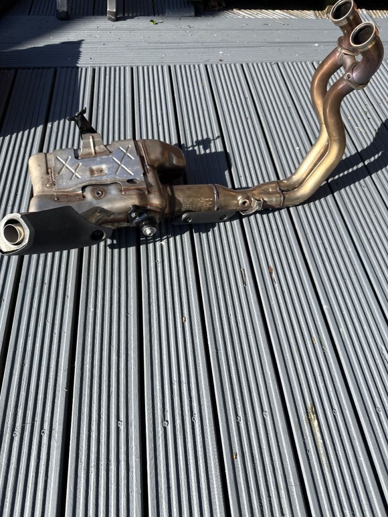 GSX8 GSX-8 genuine full exhaust system 