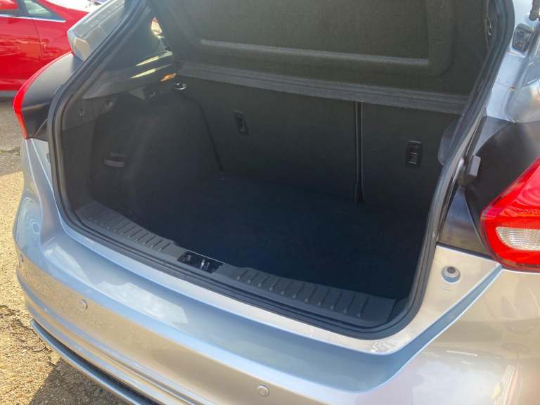 FORD FOCUS 1.5 ST-LINE DIESEL VERY GOOD CONDITION NEW CAMBELT KIT SERVICE MOT