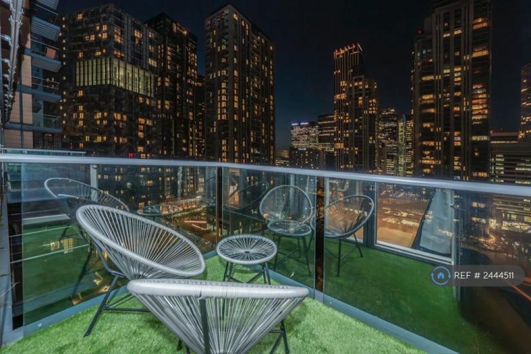 1 bedroom flat in Ability Place, London, E14 (1 bed) (#2444511)