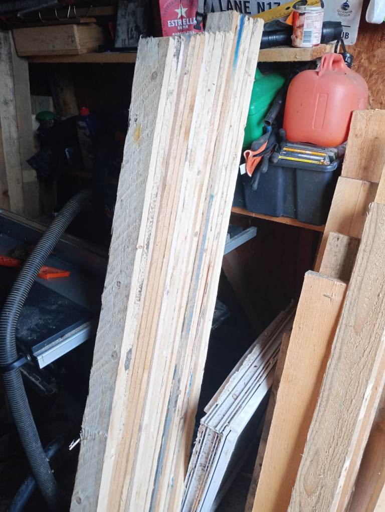 1.60m reclaimed recycled pallet timber wood x 20 Witham Essex