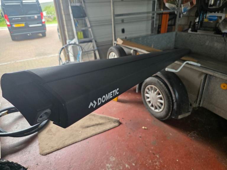 Dometic wind out awning