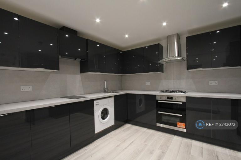 6 bedroom house in Gun Hill Place, Basildon, SS16 (6 bed) (#2743072)