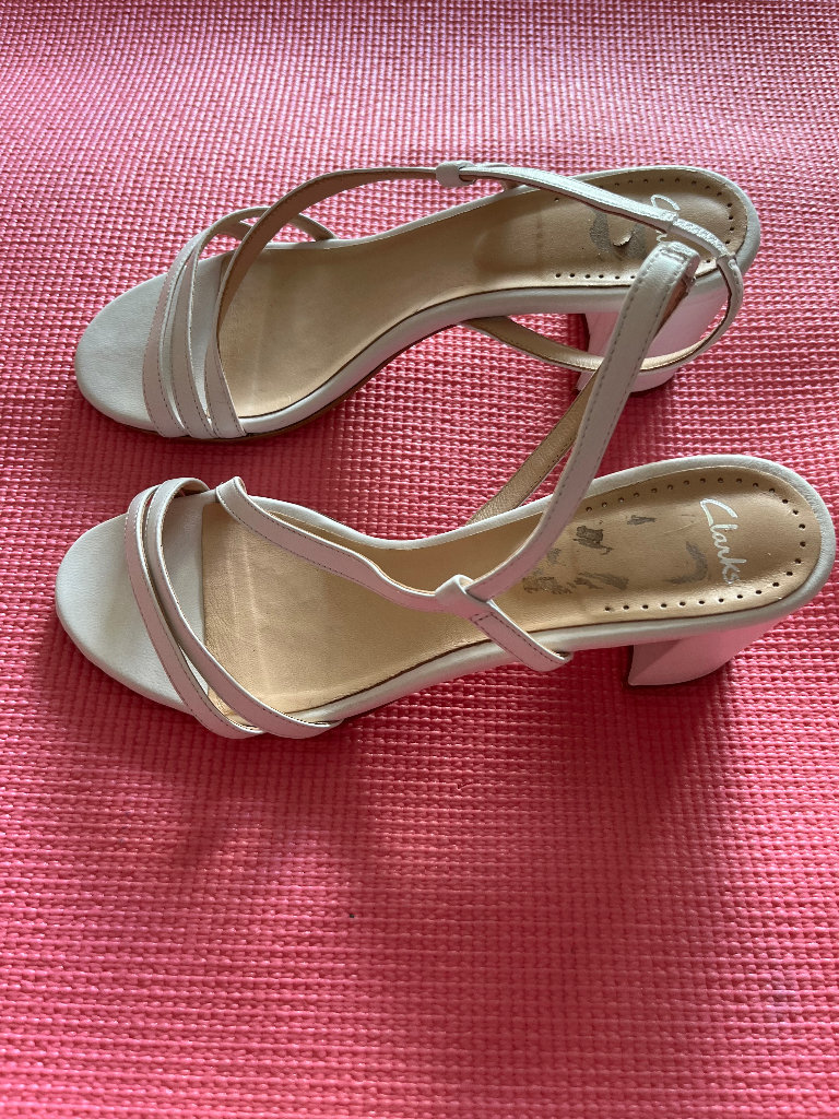 Ladies White Leather Clark shoes