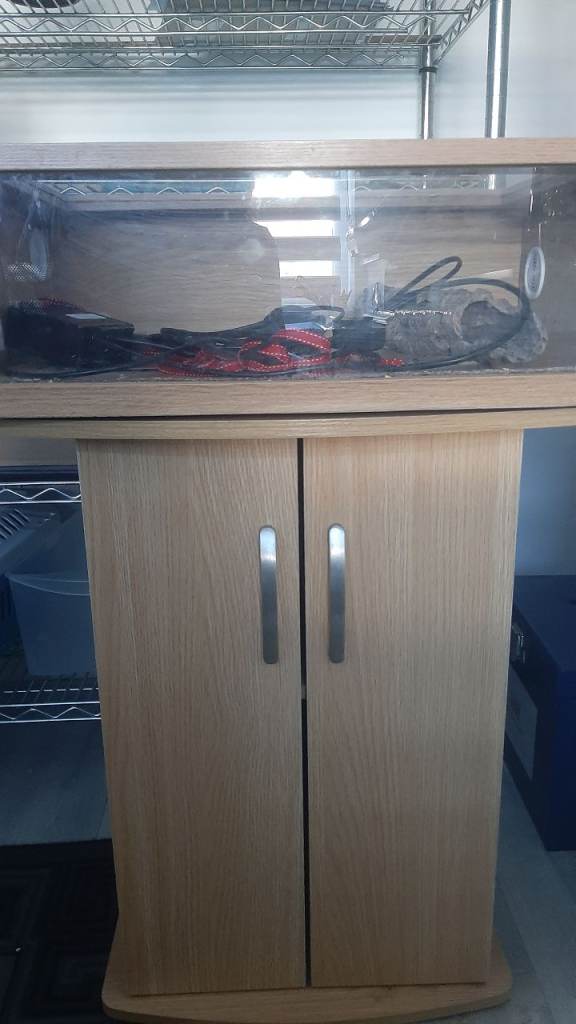 Top opening viv on stand