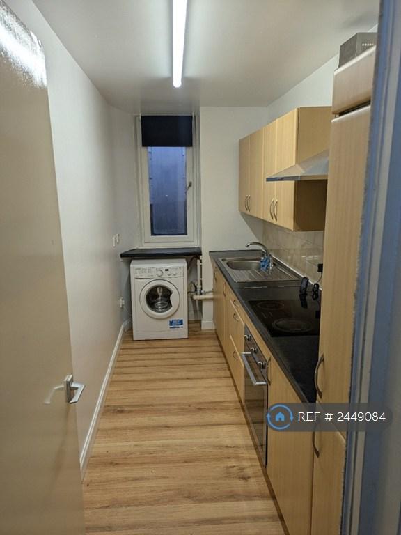 1 bedroom flat in Strathmartine Road, Dundee, DD3 (1 bed) (#2449084)