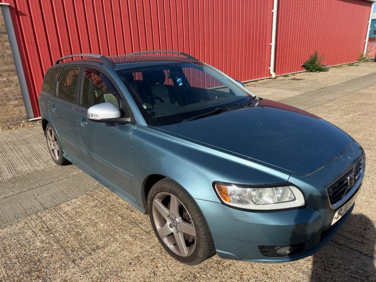 2009 Volvo V50 R Design 2.0 Diesel breaking