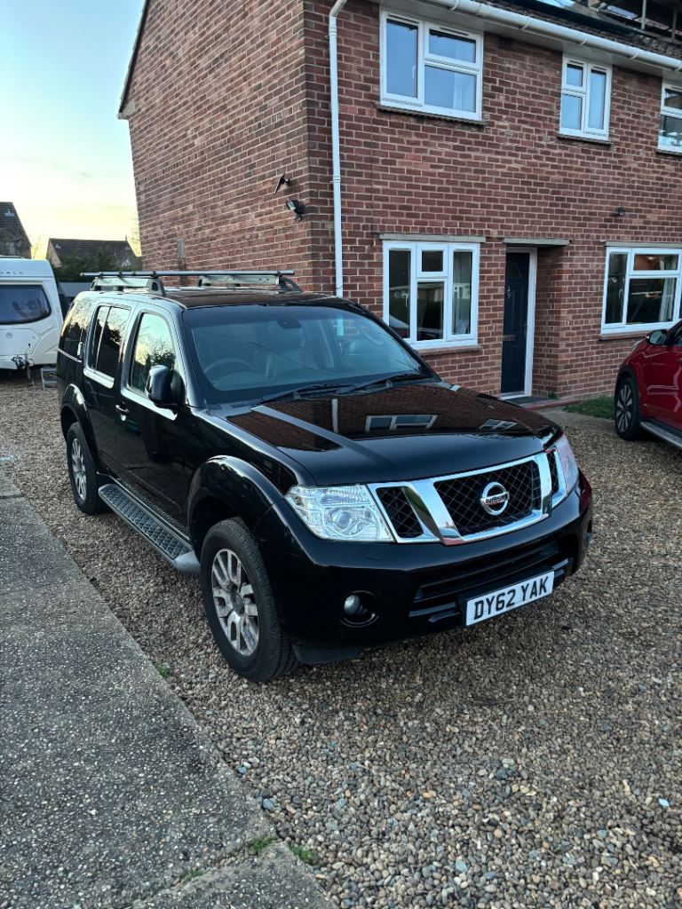 2012 Nissan pathfinder 2.5 diesel 7 seats 