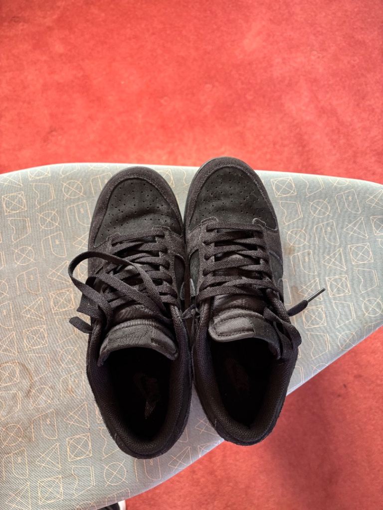 Nike Dunk Black Suede Trainers UK 8 – Good Condition
