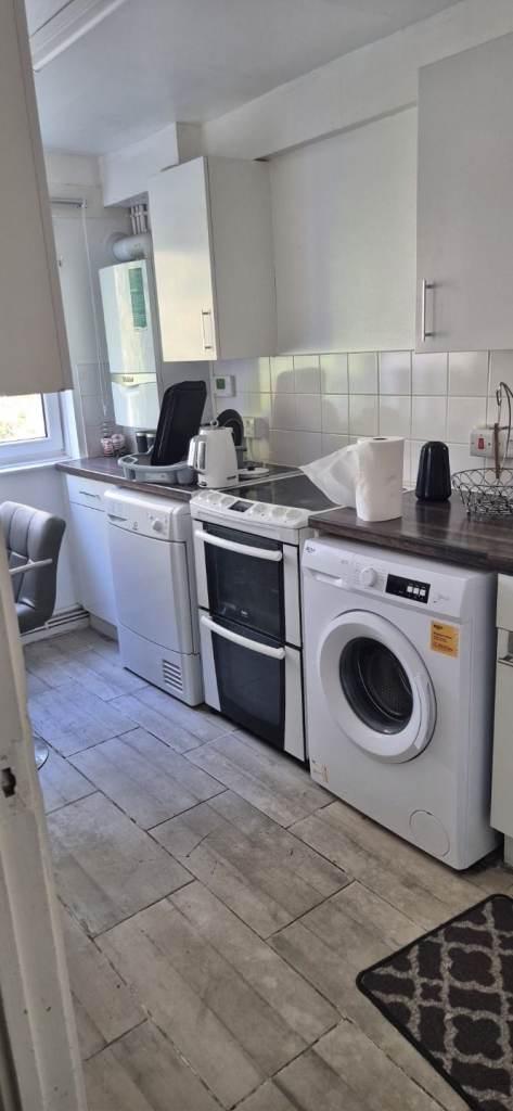 Flat share 1 bedroom 