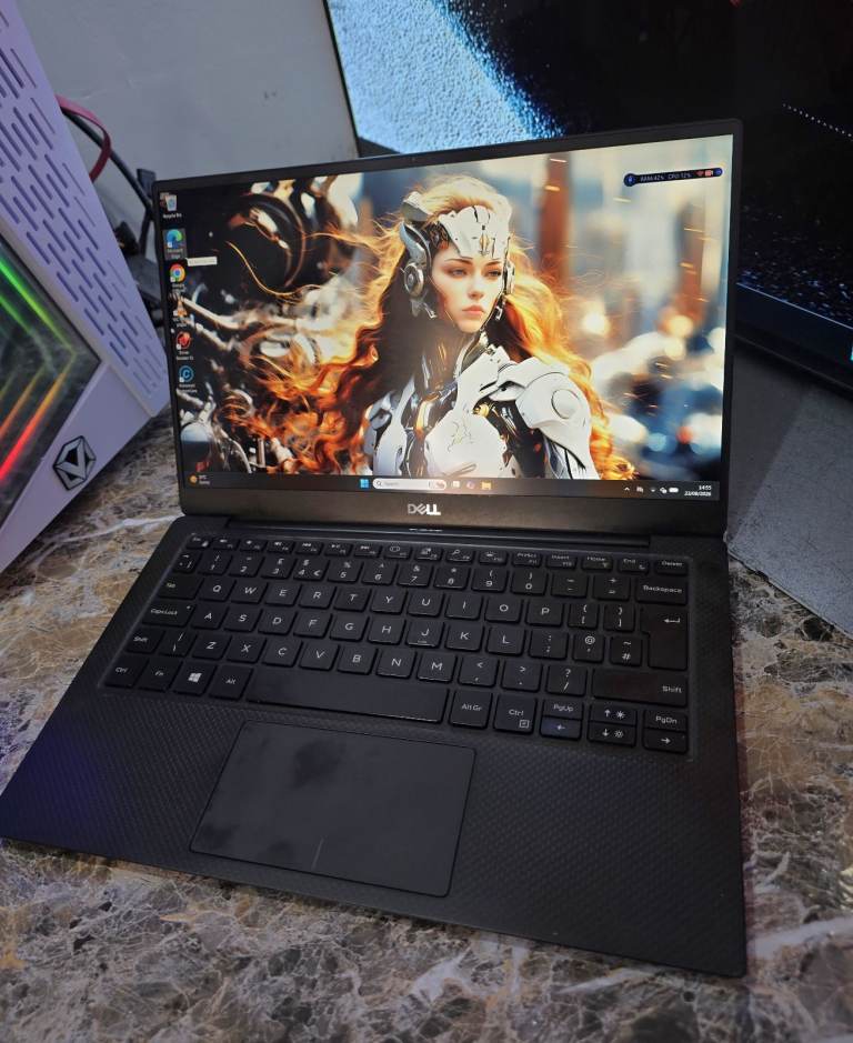 Dell XPS 13 premium Laptop, win 11 intel core i5-8250, 8GB RAM ,256GB SSD, battery excellent