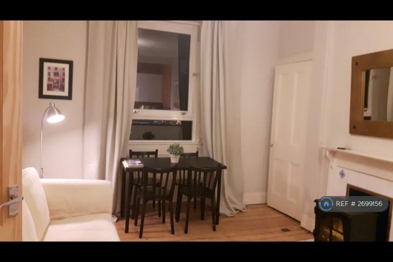 1 bedroom flat in Watson Crescent, Edinburgh, EH11 (1 bed) (#2699156)