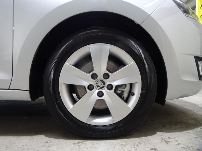 2015 Skoda Rapid 1.4 TSI 125 SE 5dr DSG Automatic **LOW MILEAGE*ONLY 22000 MILES FROM NEW** HATCH...