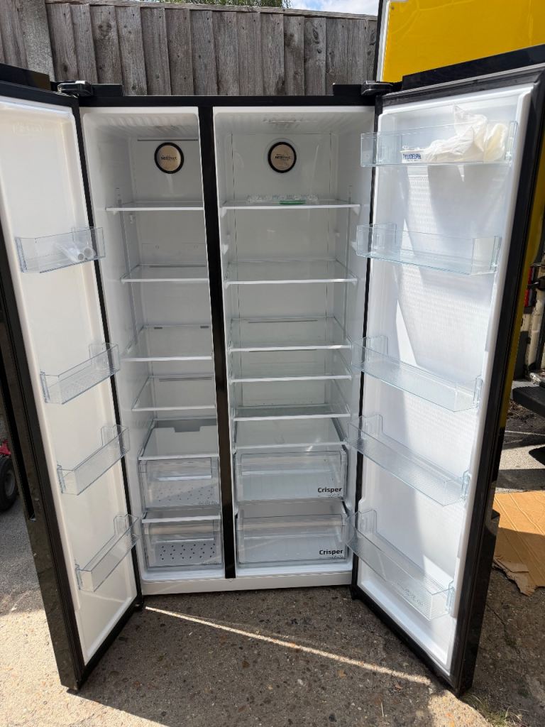 Beko Black American Style Fridge Freezer – Good Condition