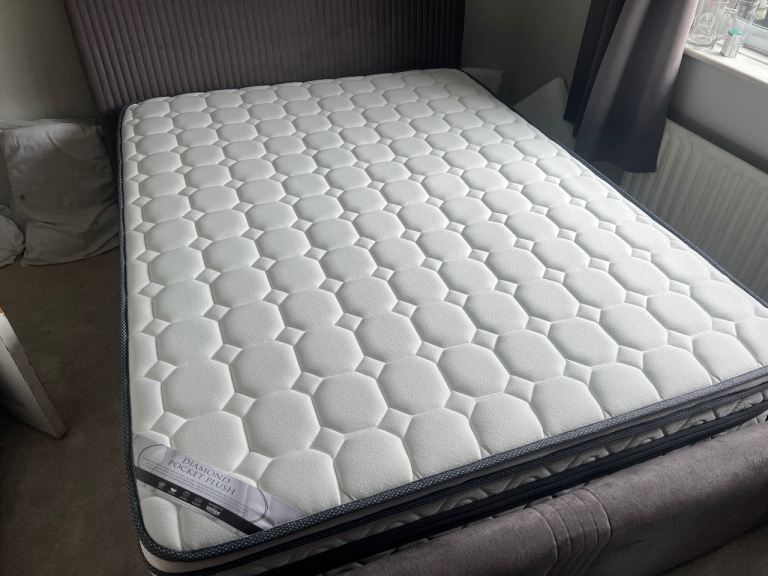 United Diamond Pocket Plush Mattress – King Size , As Good As New