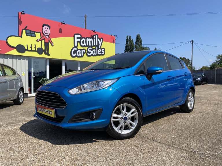 FORD FIESTA 1.25 ZETEC SUPER LOW MILEAGE FULL SERVICE HISTORY NEW CAMBELT KIT