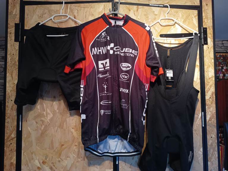Cycling clothing bundle brand new